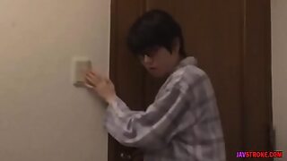 18 year old breaks the seal of the pussy with her step brothers big