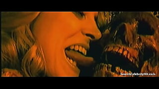 cannibal holocaust sex scene