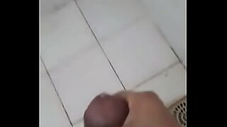 18 year old fuck in chuck e cheese parking lot