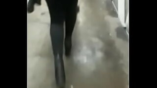 a chaque fois que je fais un teens elle enleve un vetement