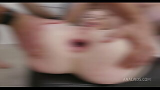 18 year old breaks the seal of the pussy with her step brothers big