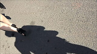 1080p un ouvrier costaud sest fait prendre en train de se branler dans un escalier
