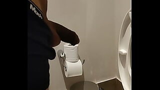 mijando dentro da vagona