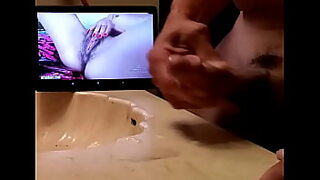 2 guys jerking