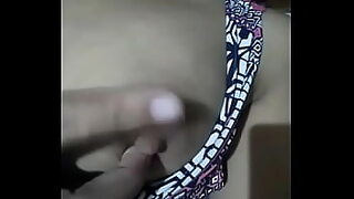 awek hijab main bontot