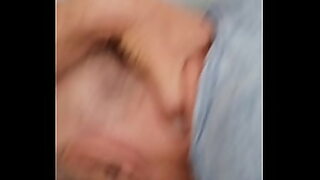 1080p un ouvrier costaud sest fait prendre en train de se branler dans un escalier