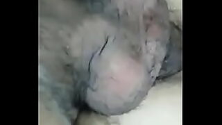 amigo dejo a su novia caliente y sola conmigo asi que nos pusimos a coger a sus espaldas siguenos en