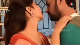 aunty saree navel kiss romance