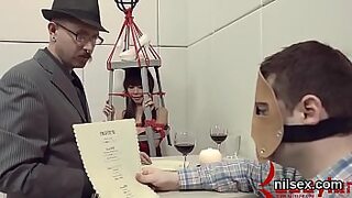amigo dejo a su novia caliente y sola conmigo asi que nos pusimos a coger a sus espaldas siguenos en