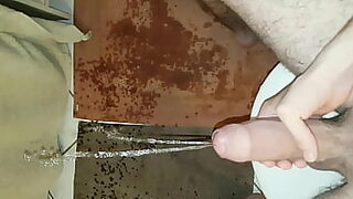 18 years girl fucked hard in first debut