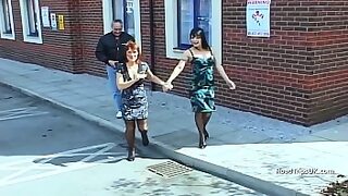 1 girl pee