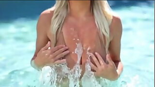 18 mom during group sex with her daughter and her friend ends with an orgasm xxx 100mb