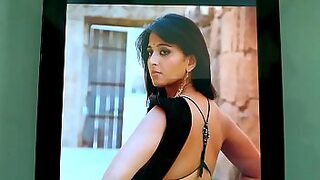 anushka shetty doing dance without clothes