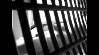 1080p un ouvrier costaud sest fait prendre en train de se branler dans un escalier
