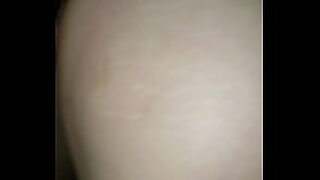 amigo dejo a su novia caliente y sola conmigo asi que nos pusimos a coger a sus espaldas siguenos en