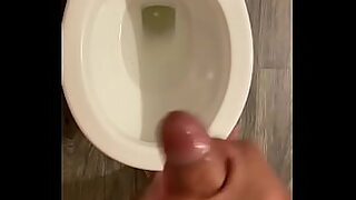 amarrada como una perra y que le den duro y fuerte