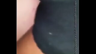 1080p un ouvrier costaud sest fait prendre en train de se branler dans un escalier