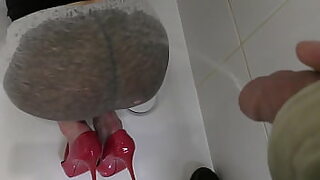 10 sec the naughty boy stripped off moms sari and fucked her hard