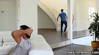 10 sec10 sec stepmother shares hotel bed without clothes with horny stepson alison tylor