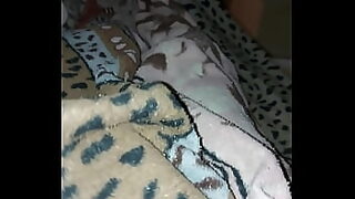 comendo a novinha de aparelho