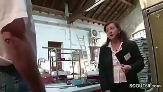 18 year old breaks the seal of the pussy with her step brothers big