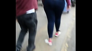 amigo dejo a su novia caliente y sola conmigo asi que nos pusimos a coger a sus espaldas siguenos en