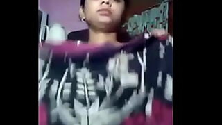 a girl cheating infront of bf