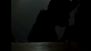 amigo dejo a su novia caliente y sola conmigo asi que nos pusimos a coger a sus espaldas siguenos en
