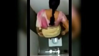 aunty pissing