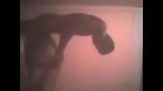 1080p un ouvrier costaud sest fait prendre en train de se branler dans un escalier